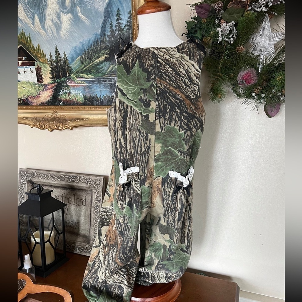 Vintage 1981 RealTree
Ruffle Overalls